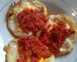 Foto langkah ke 1 dari resep Telur mata sapi balado.