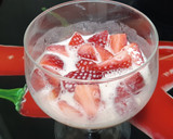 Foto del paso 4 de la receta: Fresas con leche evaporada