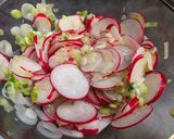 Joghurtos tavaszi saláta recept fázis 5 fotója