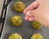 Foto langkah ke 5 dari resep Peynirli Otlu Poğaca (Roti gurih ala Türki).