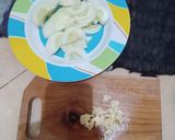 Foto langkah ke 1 dari resep Sup Timun Telur.