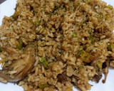 Foto del paso 3 de la receta: Arroz con setas y calabacín en salsa de soja