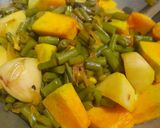 আলু কুমড়ো বিন্সের তরকারি (Aloo kumro beans er tarkari recipe in Bengali) রেসিপি ধাপ - 1 ছবি