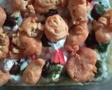 A picture of step 7 of Dahi bhalay.