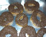 Foto langkah ke 7 dari resep Donat empuk, no telur, no kentang.. simple.