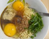 Foto langkah ke 1 dari resep Omelette mie simpel.