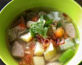 Foto langkah ke 4 dari resep Sayur Sop Bakso.
