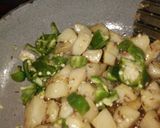 A picture of step 2 of Aalu Shimla mirch ki Chatpati Sabzi.