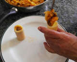Foto del paso 7 de la receta: Paccheri rellenos de calabaza con salsa de granada
