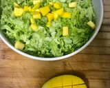 Foto del paso 9 de la receta: Rosas hojaldradas de salmón marinado con tapenade casero & ensalada de mango y feta —Cena Cookpad—