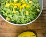 Foto del paso 9 de la receta: Rosas hojaldradas de salmón marinado con tapenade casero & ensalada de mango y feta —Cena Cookpad—