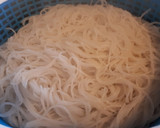 Foto del paso 9 de la receta: Fideos de arroz con pollo y brócoli