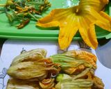 Foto del paso 2 de la receta: Flores de zapallo tipo muffins