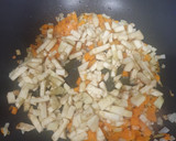 Foto del paso 2 de la receta: Garbanzos con pisto de zanahoria, calabacín y berenjena