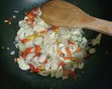 Foto langkah ke 2 dari resep Tumis Buncis Sosis Telur.