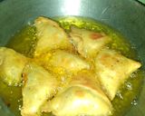 A picture of step 6 of Cheese Samosa.