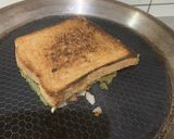 A picture of step 6 of Palak Rava toast.