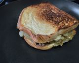 Foto del paso 3 de la receta: Sándwich🥙🍆🍯 de berenjenas tatemadas, cebolla, queso y salsa de garbanzos🌮🌯🧆