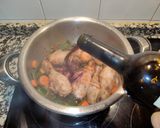 Foto del paso 7 de la receta: Guisado de muslitos de pollo con patatas