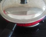 A picture of step 3 of Bhindi Aloo Fry.