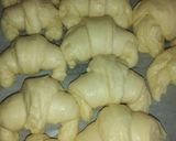 Foto del paso 13 de la receta: Medialunas con dulce de leche🥐