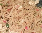 Foto del paso 5 de la receta: Tallarines fritos con pimientos y pollo