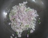 A picture of step 1 of Chicken cheese white sauce farfalle pasta.