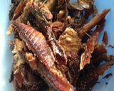Foto langkah ke 3 dari resep Tumis Ikan Asin Peda.