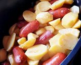 Une image de l'étape 3 de Pommes de terre en cocotte et saucisses fumées 😋.