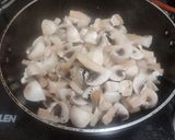 A picture of step 2 of Mushroom Do Piyaza.