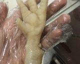Hình bước làm 2 của món Chân gà rút xương chiên mắm