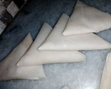 A picture of step 2 of Cheesy veg mini samosa.