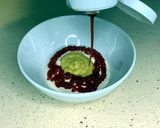 Foto del paso 1 de la receta: La salchicha fresca que quería ser hot dog (Que la envidia es muy mala)