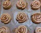 Pihe-puha fahéjas csiga teljes kiőrlésű liszttel recept fázis 10 fotója