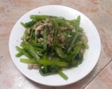 Hình bước làm 5 của món Rau bó xôi xào thịt 