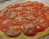 Une image de l'étape 3 de Tarte fine tomates parmesan.