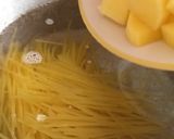 A picture of step 1 of Potato spaghetti.