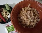 Foto langkah ke 1 dari resep Sate Komoh Usus Ayam.