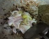 Foto langkah ke 3 dari resep Ayam Kecap Bawang Bombay.