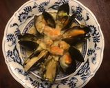 A picture of step 4 of 950. California Farm Mussels Thermidor.