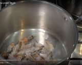 A picture of step 1 of Thai style Prawn Broth.