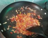 Foto langkah ke 3 dari resep Tumis jantung pisang pedas bumbu iris.