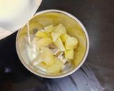 A picture of step 3 of White Sauce Pasta With A Twist.