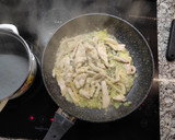 Foto del paso 2 de la receta: Curry dulce de quinoa y pechuga de pollo