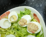 Foto del paso 2 de la receta: Huevos rellenos de atún y pimiento rojo