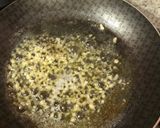 Foto del paso 6 de la receta: Salmón al queso azul con espárragos salteados
