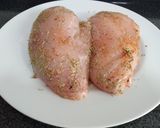 Foto del paso 1 de la receta: Pechuga de pollo al romero
