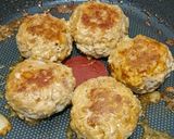 Foto langkah ke 3 dari resep Beef Hamburg Steak Saus Jamur.