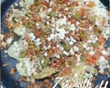 A picture of step 2 of Chipzza/ Potato Chips Pizza.