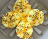 Foto langkah ke 8 dari resep Potato Cheese Garlic Bread.